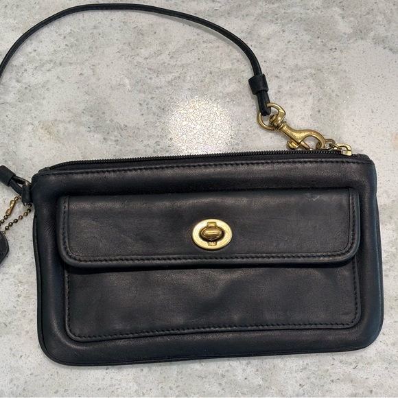 Vintage Legacy Coach Navy Leather Turn lock Wristlet Clutch/Pouch 7 1/2 x 4 1/2 - Picture 1 of 9
